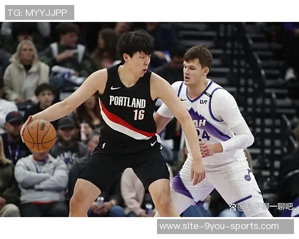 杨瀚森与女友约会被翻译哥打扰网友调侃成电灯泡真搞笑 杨瀚森与女友约会被翻译哥打扰网友调侃成电灯泡真搞笑