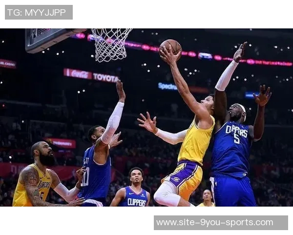 太阳疯狂拼抢前场篮板半场17个是鹈鹕两倍有余 太阳疯狂拼抢前场篮板半场17个是鹈鹕两倍有余